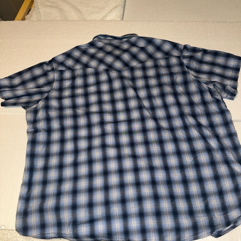 Casual Blue Plaid Button-Down Shirt